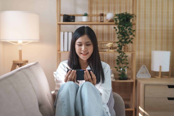 Quels conseils pour choisir des hauts qui mettent en valeur le décolleté sans compromis ?